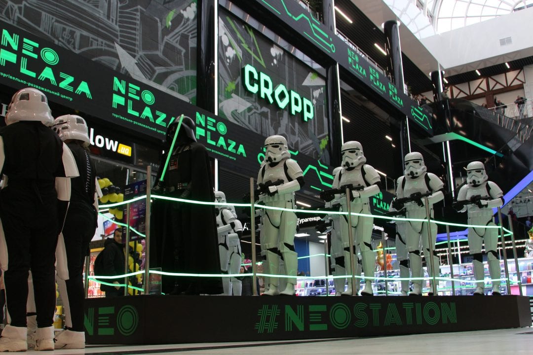 Decoration of imperial stormtroopers for the NEO PLAZA shopping center