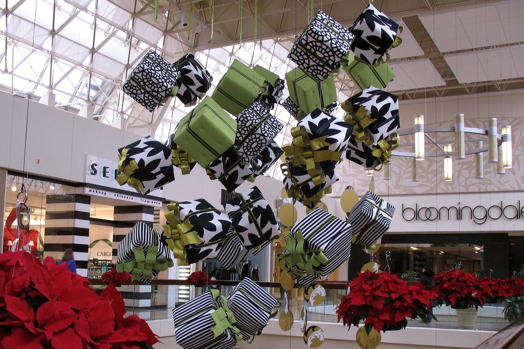 New Year's decoration of shopping centers