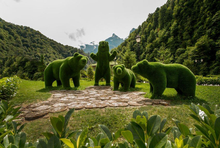 Topiary sculptures