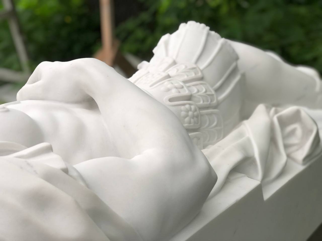 Скульптура Св. Себастьяна из белого мрамора
