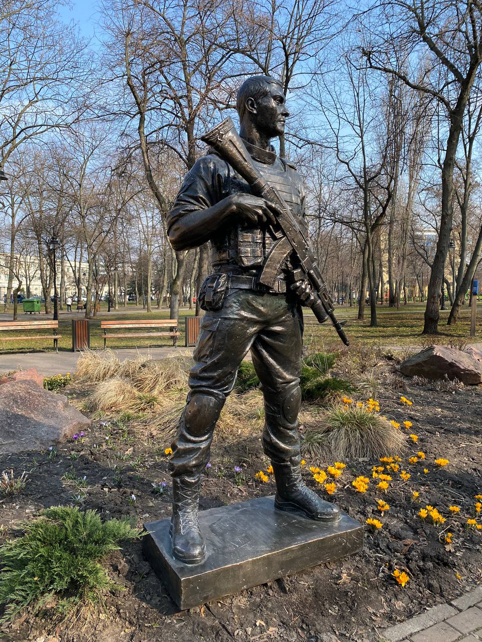 Памятники военным, бойцам ВСУ