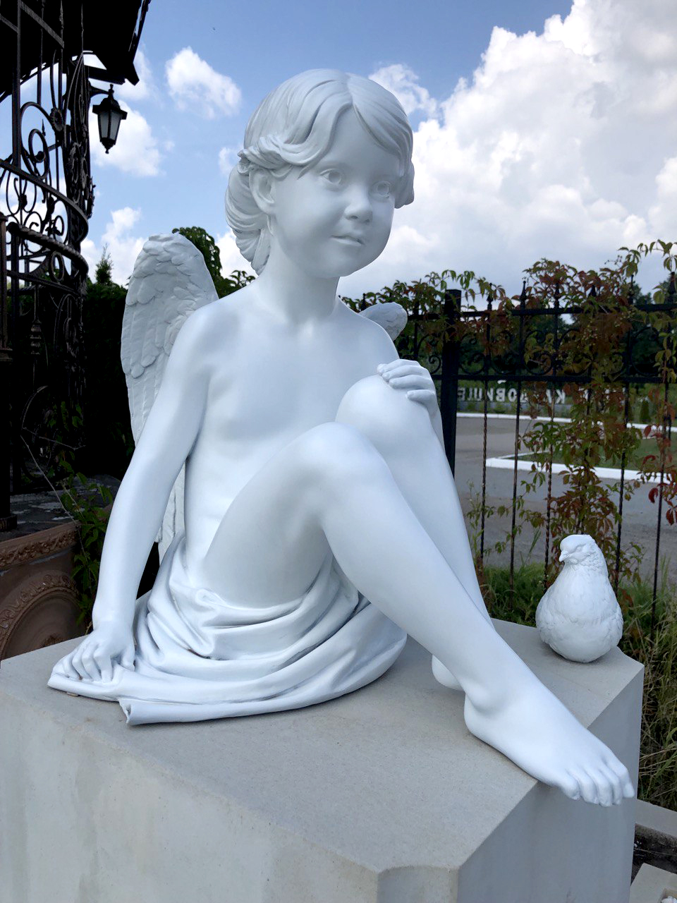 Скульптура Ангел із пластику