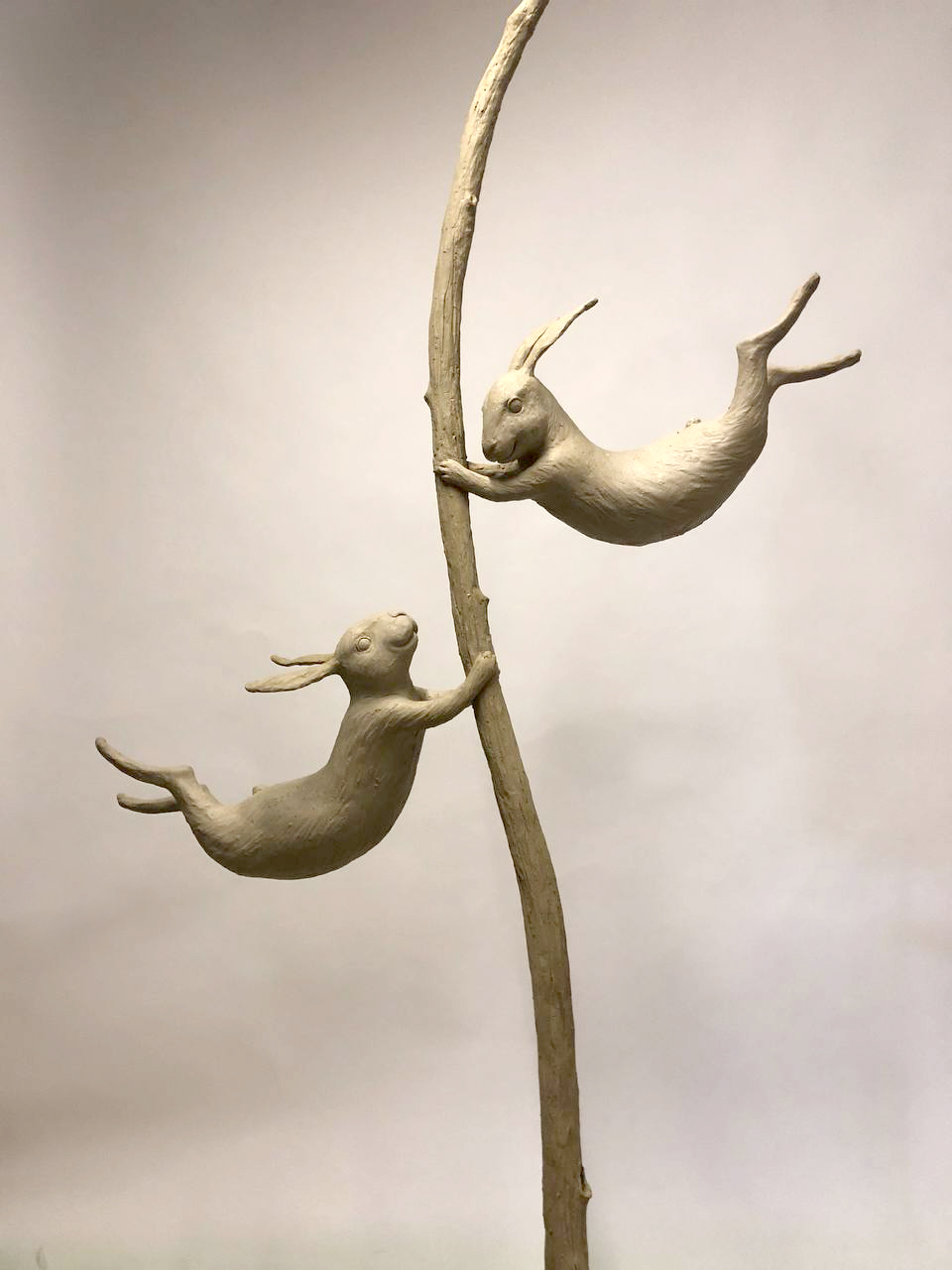 Садово-паркова скульптура на замовлення Веселі зайці