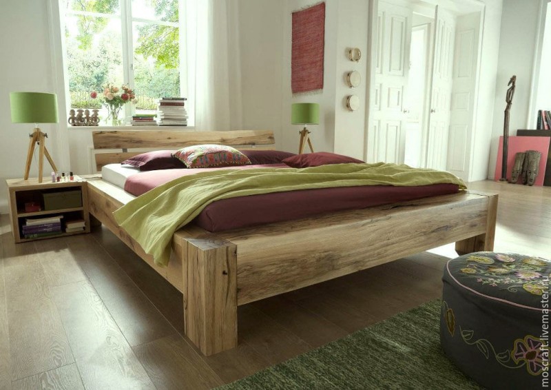 Ліжка з масиву дерева