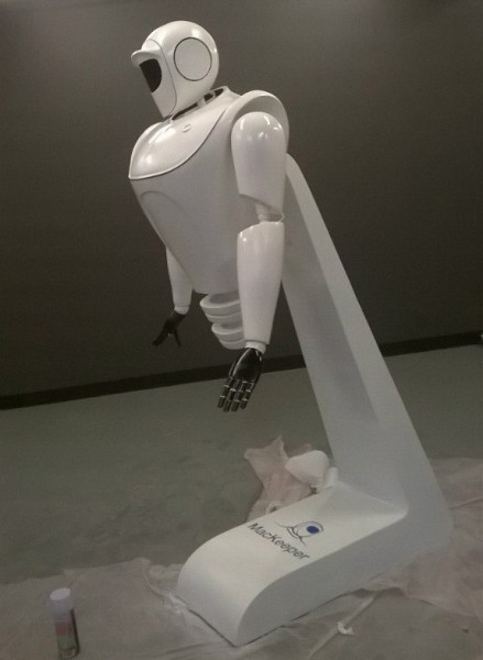 Скульптура робот  MacKeeper