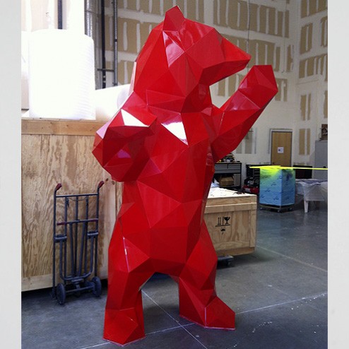 Polygonal sculpture of a bear