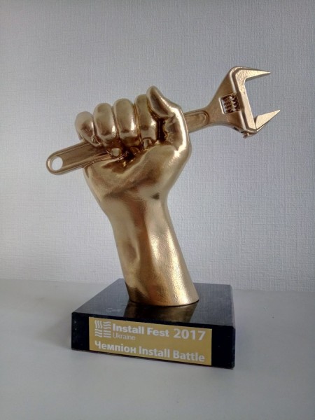 Award figurine